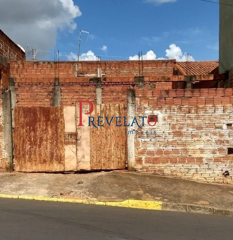 Casa à venda com 4 quartos, 250m² - Foto 3